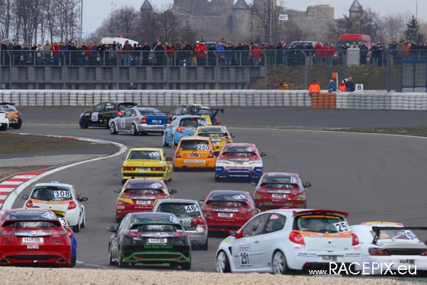 VLN 12-04-2008 02 Start + NGK-Schikane 015