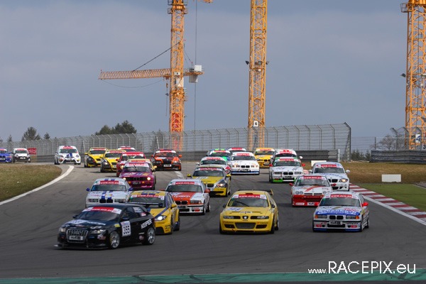 VLN 12-04-2008 02 Start + NGK-Schikane 017