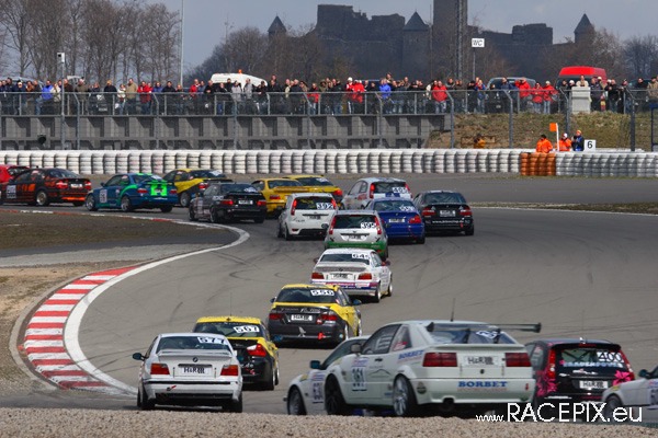 VLN 12-04-2008 02 Start + NGK-Schikane 020