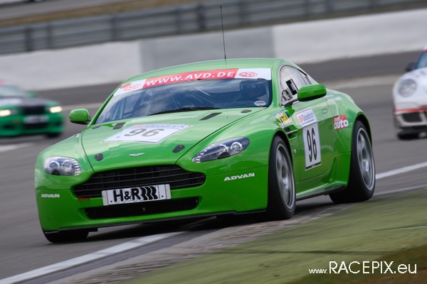 VLN 12-04-2008 02 Start + NGK-Schikane 041