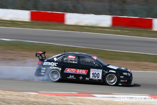 VLN 12-04-2008 02 Start + NGK-Schikane 077