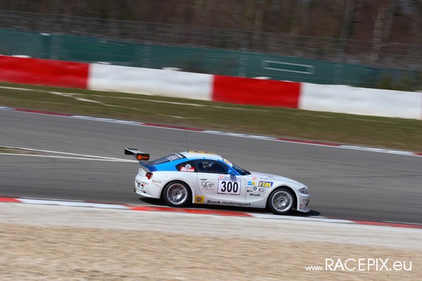 VLN 12-04-2008 02 Start + NGK-Schikane 083