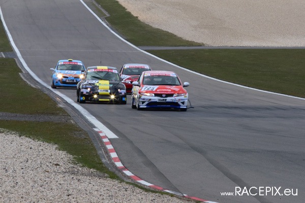 VLN 12-04-2008 02 Start + NGK-Schikane 090