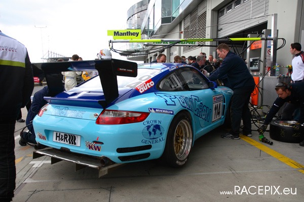 VLN 12-04-2008 04 Rennen Fahrerlager 10