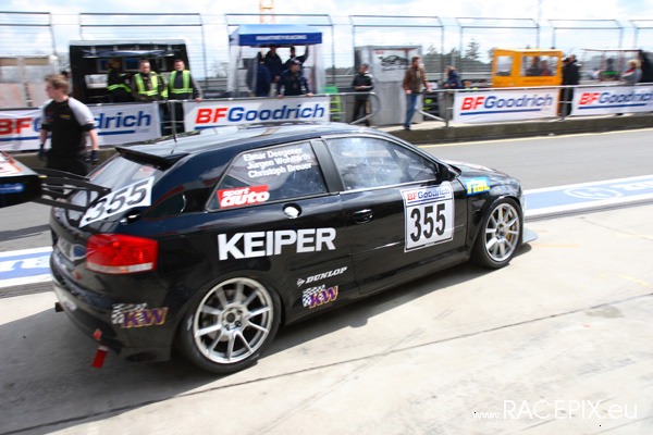 VLN 12-04-2008 04 Rennen Fahrerlager 19