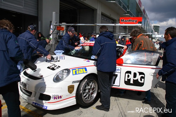 VLN 12-04-2008 04 Rennen Fahrerlager 20