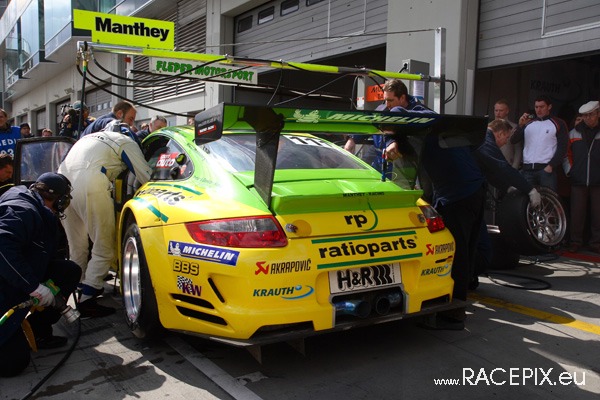 VLN 12-04-2008 04 Rennen Fahrerlager 21