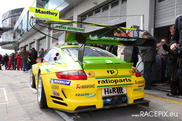 VLN 12-04-2008 04 Rennen Fahrerlager 24