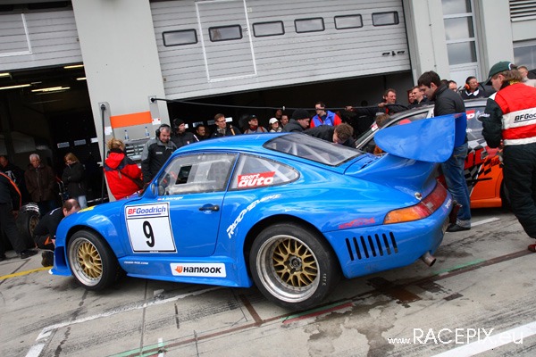 VLN 12-04-2008 04 Rennen Fahrerlager 27