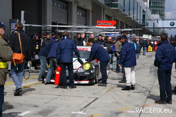 VLN 12-04-2008 04 Rennen Fahrerlager 31