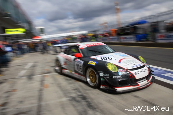 VLN 12-04-2008 04 Rennen Fahrerlager 32