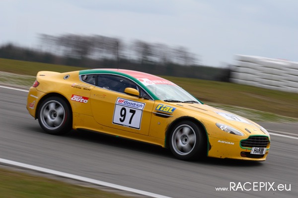 VLN 12-04-2008 06 Rennen Kurzanbindung + Zieleinlauf 40