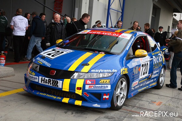 VLN 26-04-2008 01 Training Fahrerlager 051