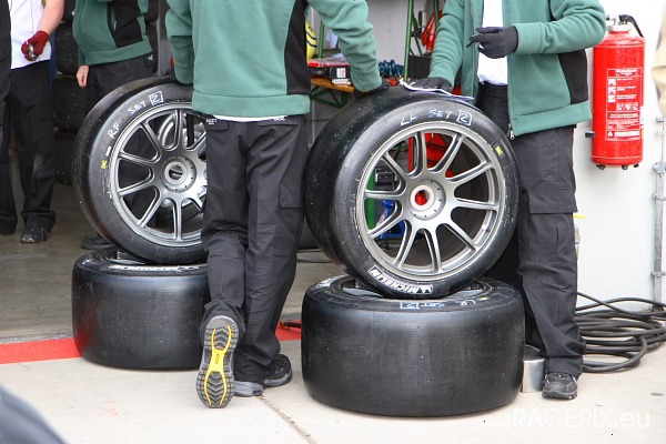 VLN 26-04-2008 01 Training Fahrerlager 052