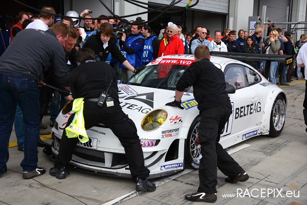 VLN 26-04-2008 03 Boxenstops 10