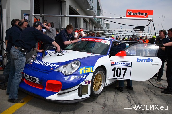 VLN 26-04-2008 03 Boxenstops 26