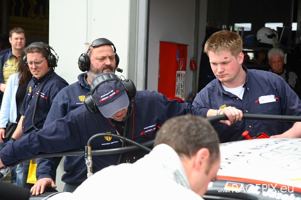 VLN 26-04-2008 03 Boxenstops 54