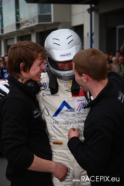 VLN 26-04-2008 06 Rennende+Siegerehrung 13