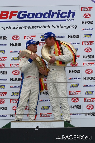 VLN 26-04-2008 06 Rennende+Siegerehrung 25