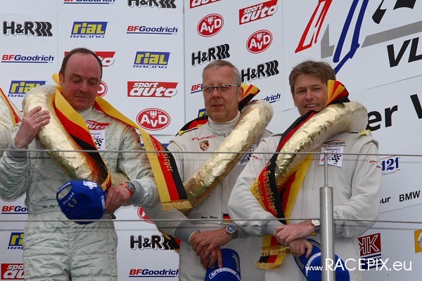 VLN 26-04-2008 06 Rennende+Siegerehrung 29