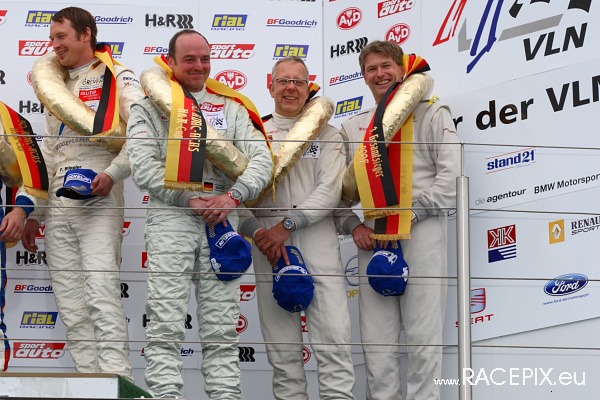 VLN 26-04-2008 06 Rennende+Siegerehrung 32