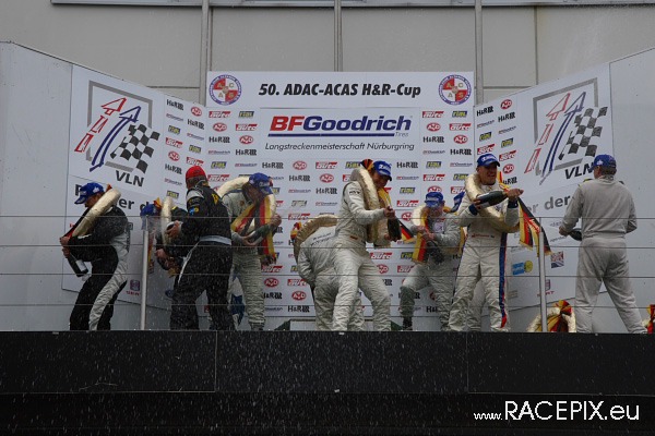 VLN 26-04-2008 06 Rennende+Siegerehrung 33