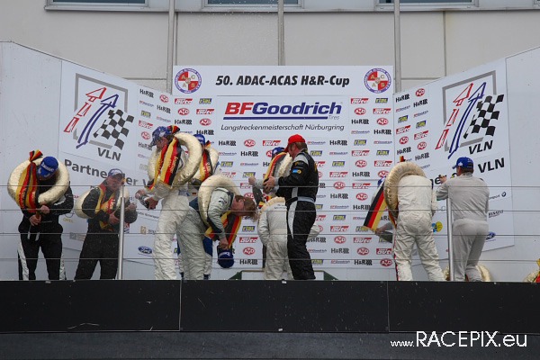 VLN 26-04-2008 06 Rennende+Siegerehrung 34