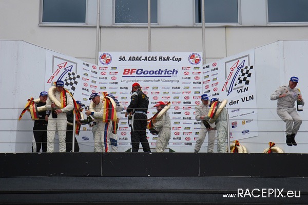 VLN 26-04-2008 06 Rennende+Siegerehrung 35