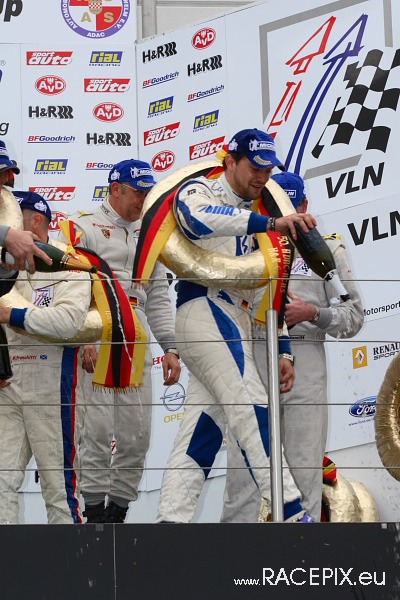 VLN 26-04-2008 06 Rennende+Siegerehrung 36