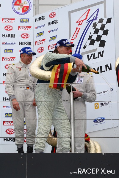 VLN 26-04-2008 06 Rennende+Siegerehrung 37