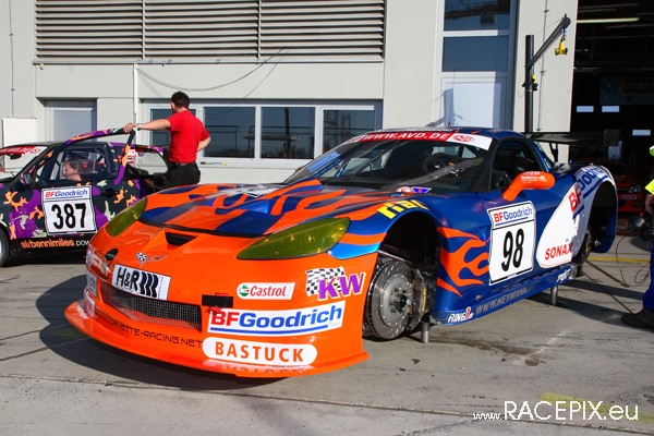 VLN 10-05-2008 01 Training Fahrerlager 014