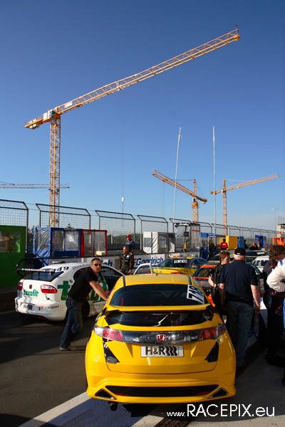 VLN 10-05-2008 01 Training Fahrerlager 030
