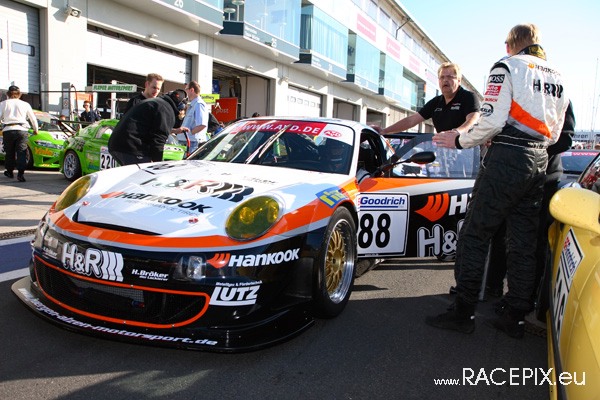 VLN 10-05-2008 01 Training Fahrerlager 033