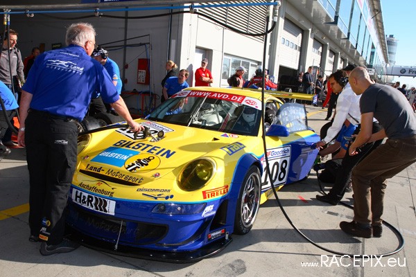 VLN 10-05-2008 01 Training Fahrerlager 045