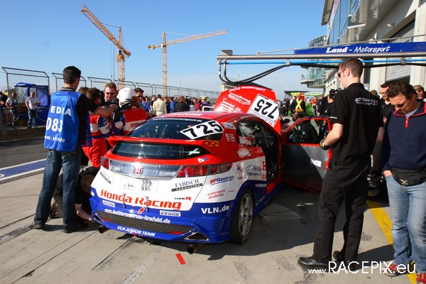 VLN 10-05-2008 01 Training Fahrerlager 054