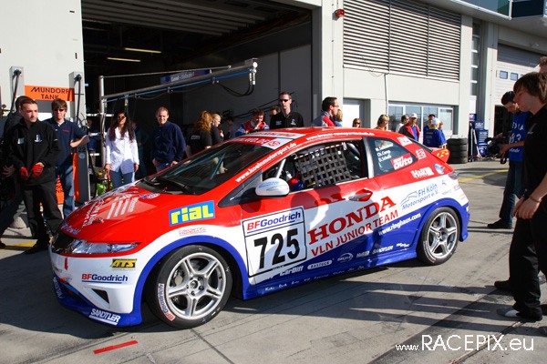 VLN 10-05-2008 01 Training Fahrerlager 055