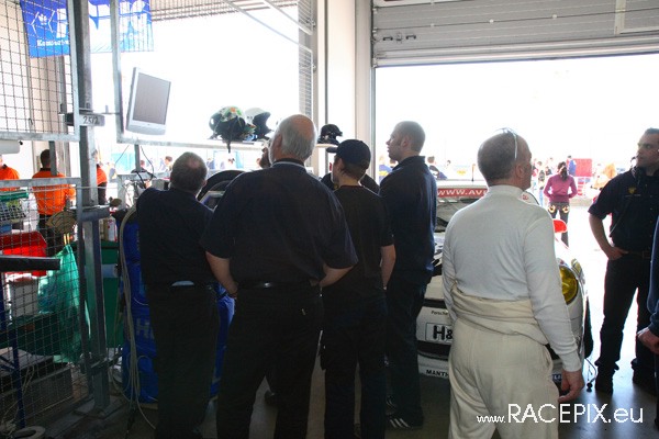 VLN 10-05-2008 01 Training Fahrerlager 092