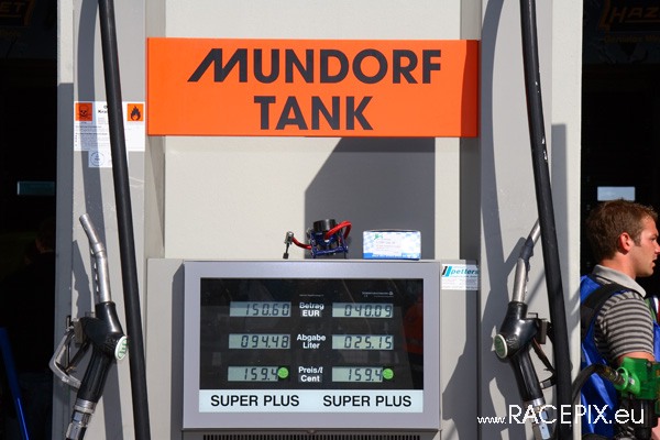 VLN 10-05-2008 01 Training Fahrerlager 095