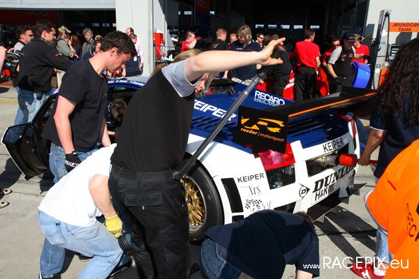 VLN 10-05-2008 01 Training Fahrerlager 108