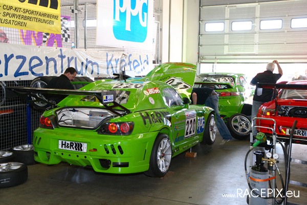 VLN 10-05-2008 01 Training Fahrerlager 120