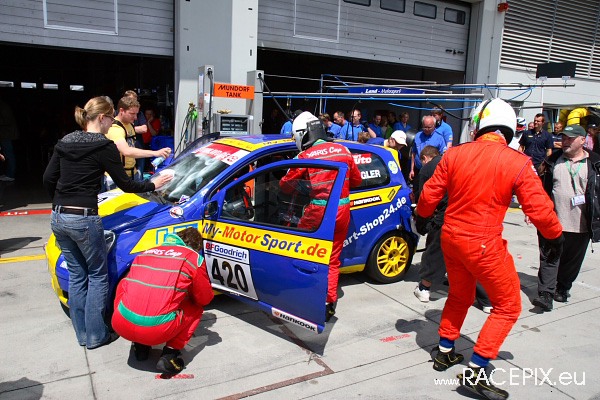 VLN-05 2008-06-21 03 Boxenstops IMG_0954