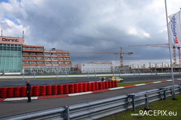 VLN-07 2008-07-19 07 Boxengasse + Siegerehrung IMG_2057