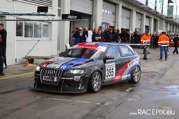 VLN-07 2008-07-19 07 Boxengasse + Siegerehrung IMG_2063