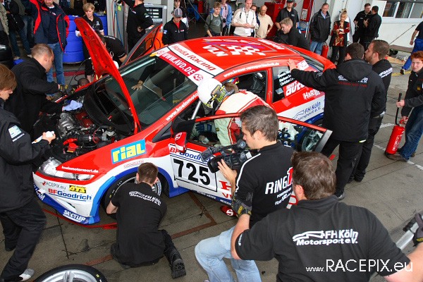 VLN-07 2008-07-19 07 Boxengasse + Siegerehrung IMG_2070