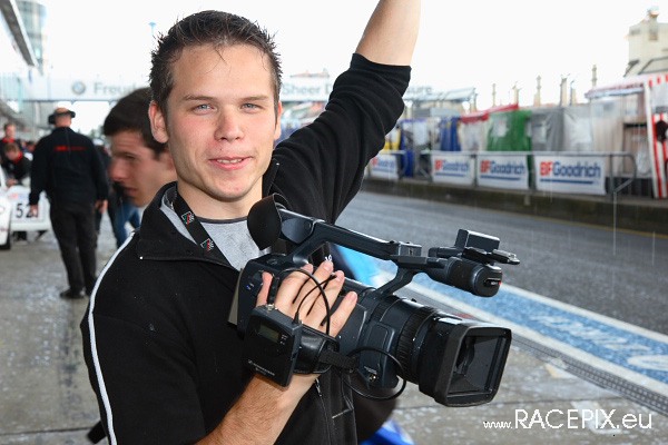 VLN-07 2008-07-19 07 Boxengasse + Siegerehrung IMG_2081