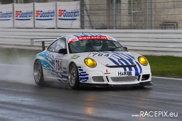 VLN-07 2008-07-19 07 Boxengasse + Siegerehrung IMG_2085