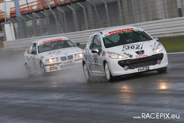 VLN-07 2008-07-19 07 Boxengasse + Siegerehrung IMG_2088