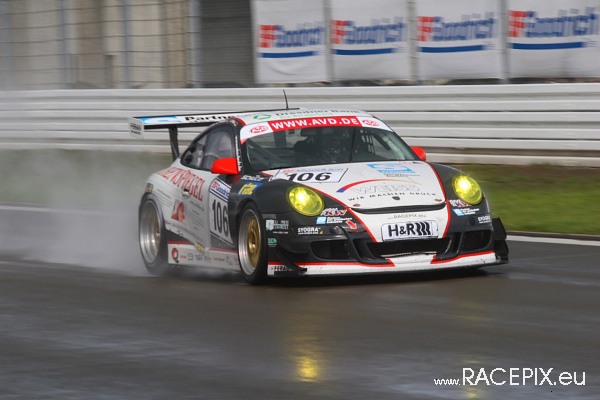 VLN-07 2008-07-19 07 Boxengasse + Siegerehrung IMG_2091