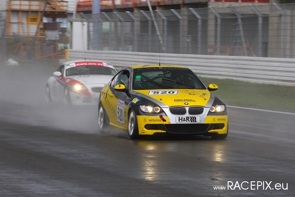 VLN-07 2008-07-19 07 Boxengasse + Siegerehrung IMG_2093