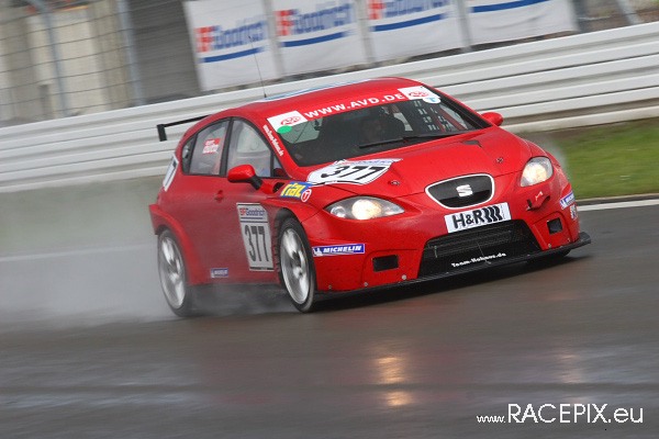 VLN-07 2008-07-19 07 Boxengasse + Siegerehrung IMG_2095